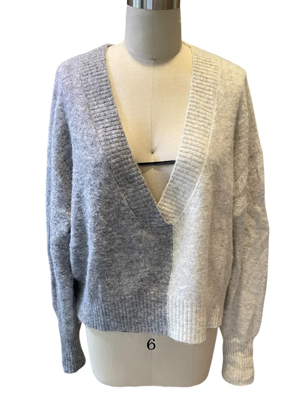 & Other Stories Two Tone Vneck Sweater - S